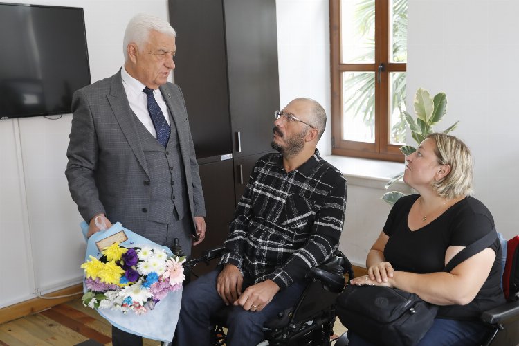 Muğla’da yeni evli çiftten Başkan Gürün’e teşekkür ziyareti