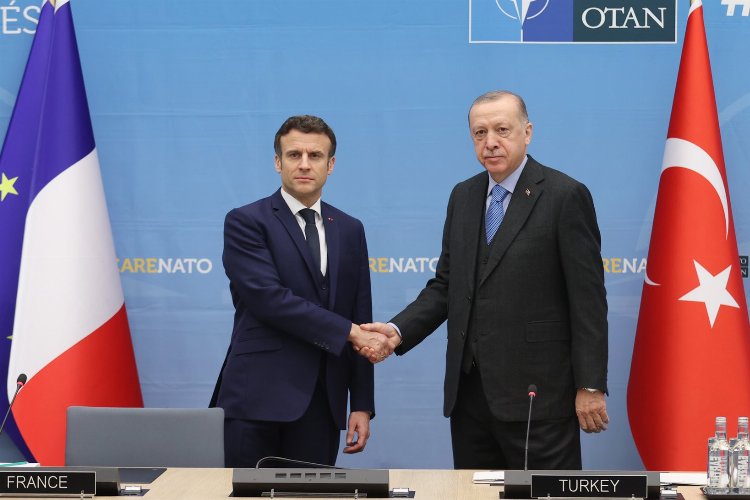 Erdoğan’dan Macron’a tebrik telefonu