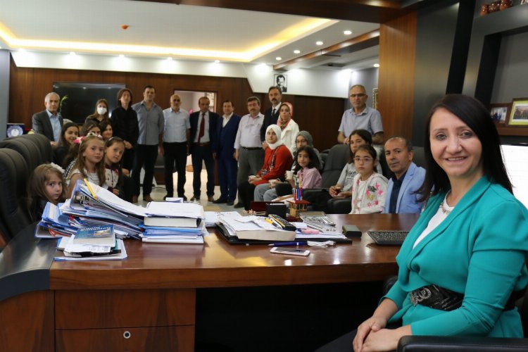 Bilecik Pazaryeri’nde Başkan Tekin’e eğitime destek teşekkürü