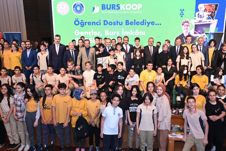 Bursa Büyükşehir’den meslek liseli gençlere burs desteği