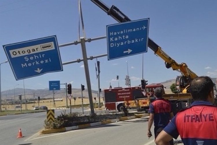 Adıyaman’da vinç altındaki işçi akıma kapıldı!