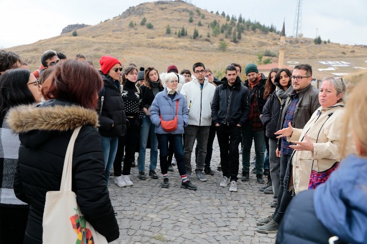 ODTÜ’lü oyuncular Kayaşehir’i gezdi
